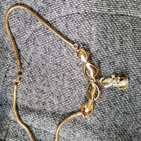 TRIFARI GOLD-TONE NECKLACE vintage jewelry - Picture 2 of 4